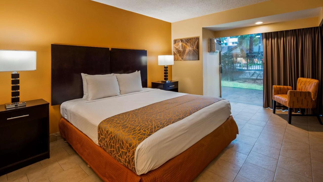 Best Western The Plaza Airport - Free Breakfast Hotel 3*