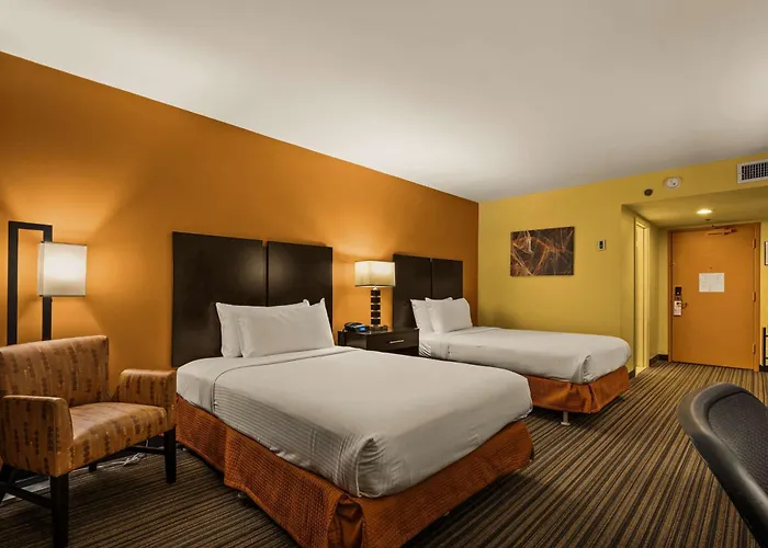 Best Western The Plaza Hotel Honolulu Airport - Free Breakfast